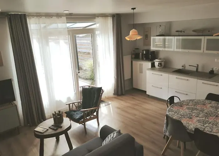 Les Ganivelles, Maison A 350 M De La *